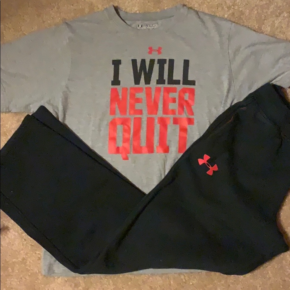 UNDER ARMOUR boys red and black outfit